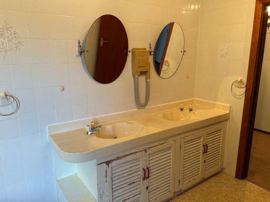 4 Bedroom Property for Sale in Camphersdrift Western Cape